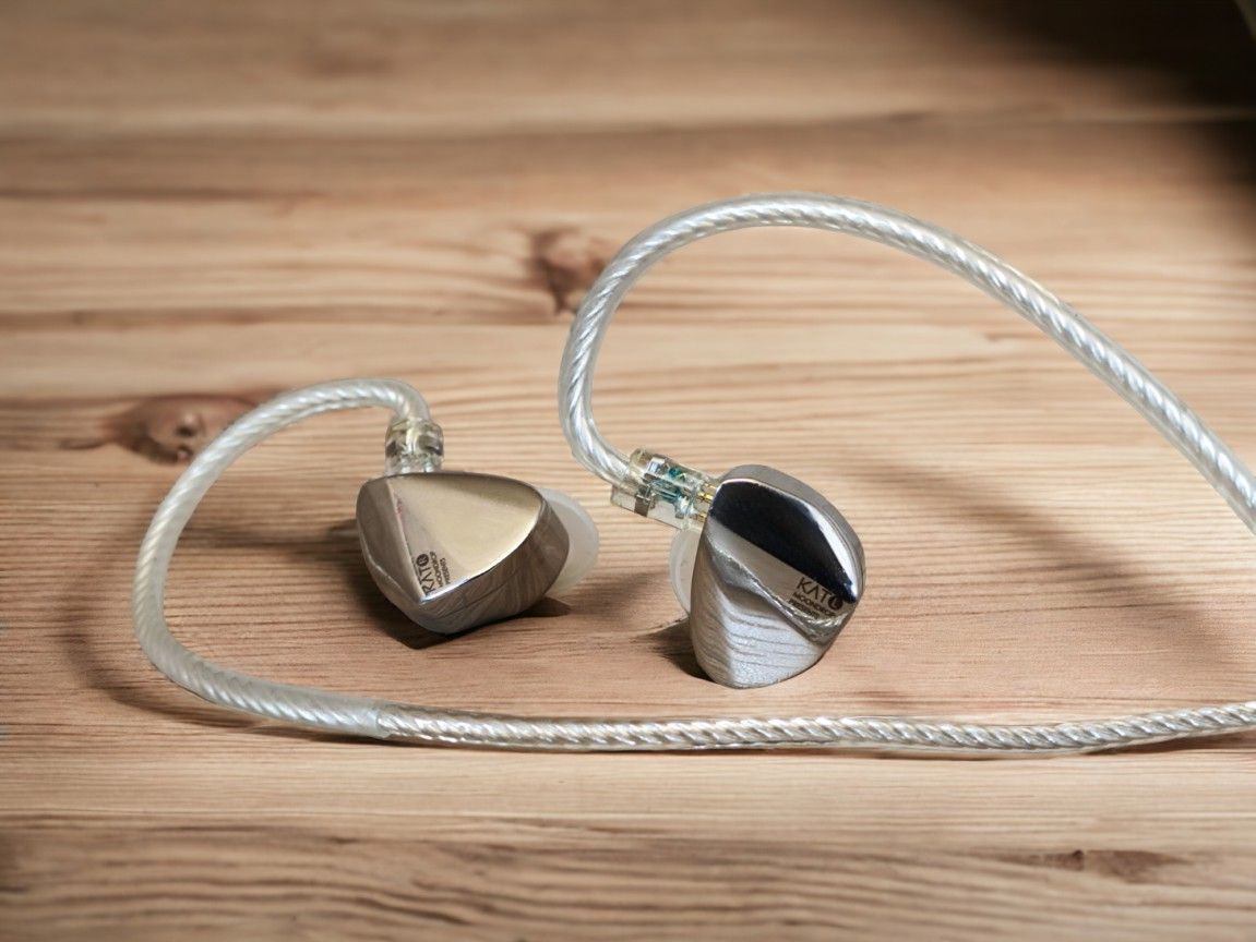 IEM ราคา 5000 ถึง 10000 บาท