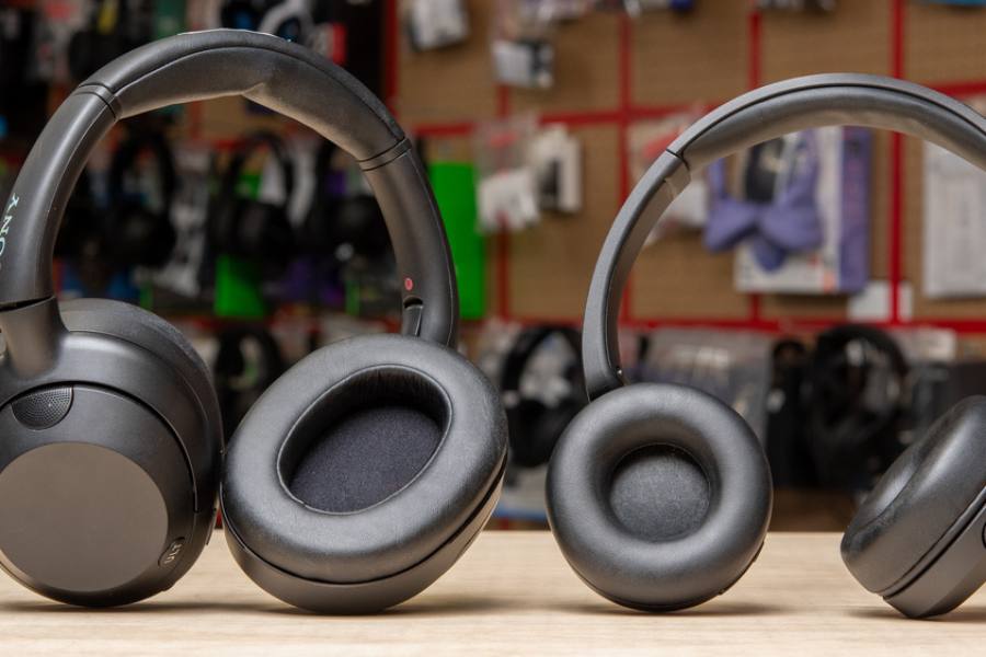 เปรียบเทียบ Over-ear กับ On-ear