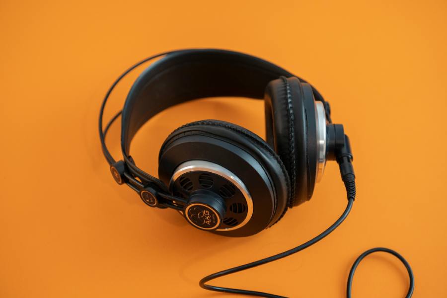 หูฟังแบบ Over-ear สำหรับใช้งานที่บ้าน