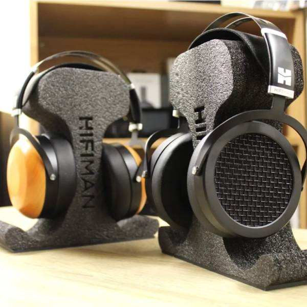Open-back เทียบกับ Closed-back