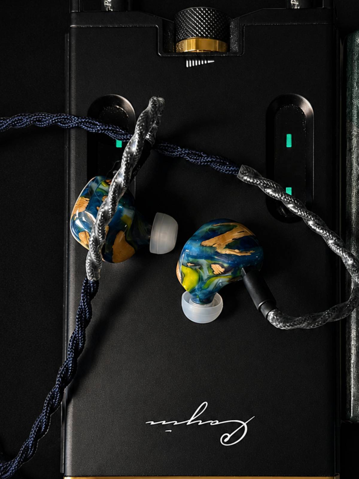 หูฟัง UM Mason FS Nuit กับสาย PW Orpheus Shield และจุก Final Audio Type E สำหรับคุมเบสไม่ให้บวม